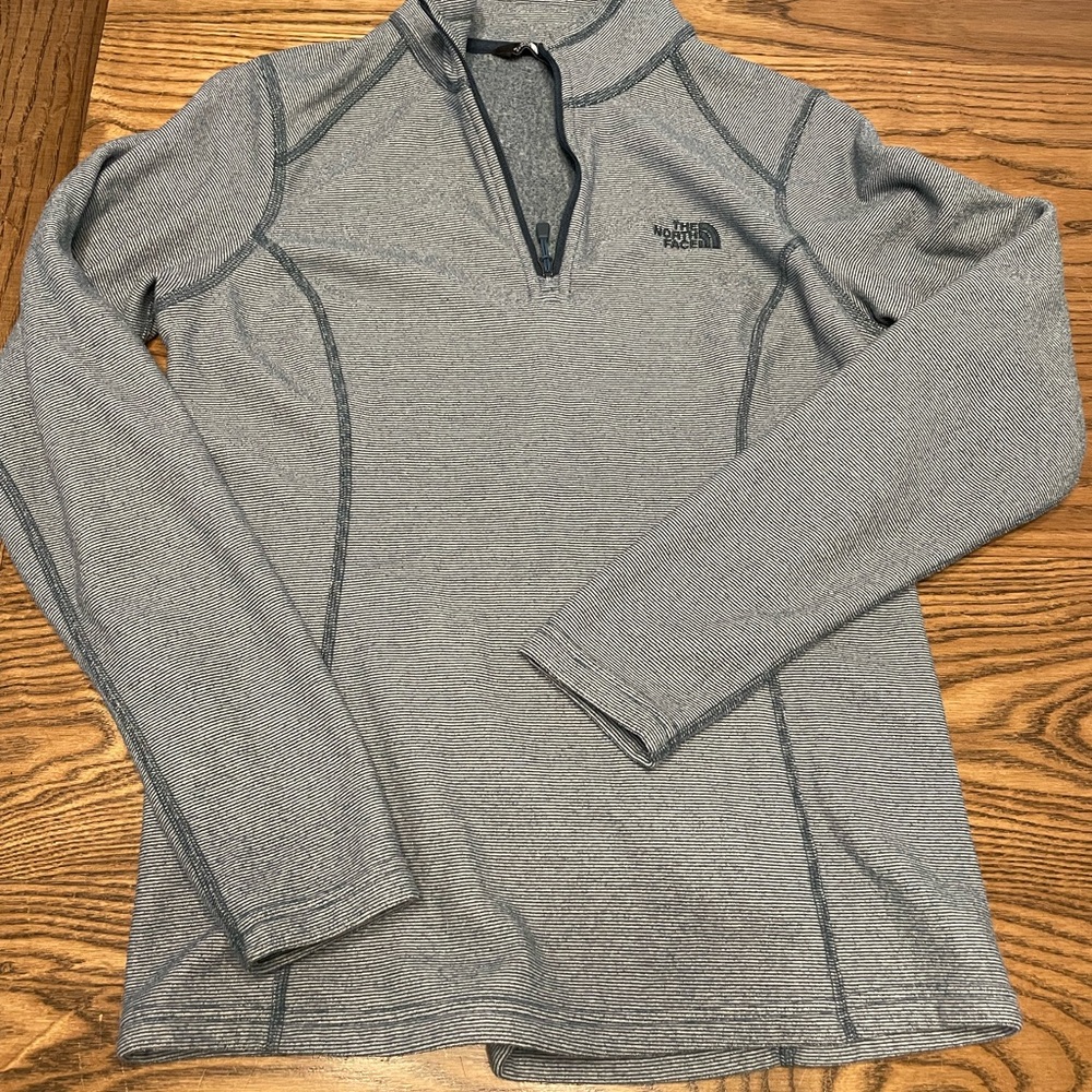 The North Face Women’s Blue Grey Quarter-Zip Pullover Sweatshirt